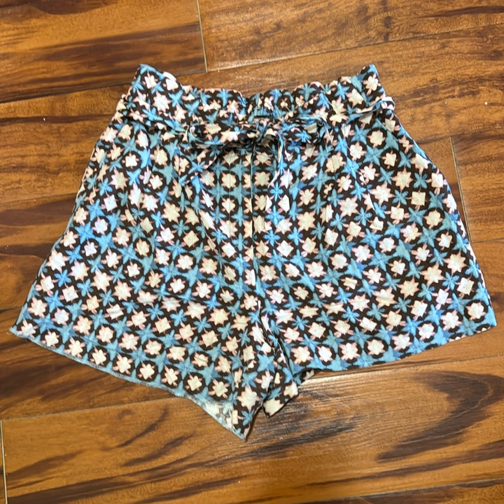 LOFT Paperbag Pull On Shorts in Sunwashed Floral Linen Blend